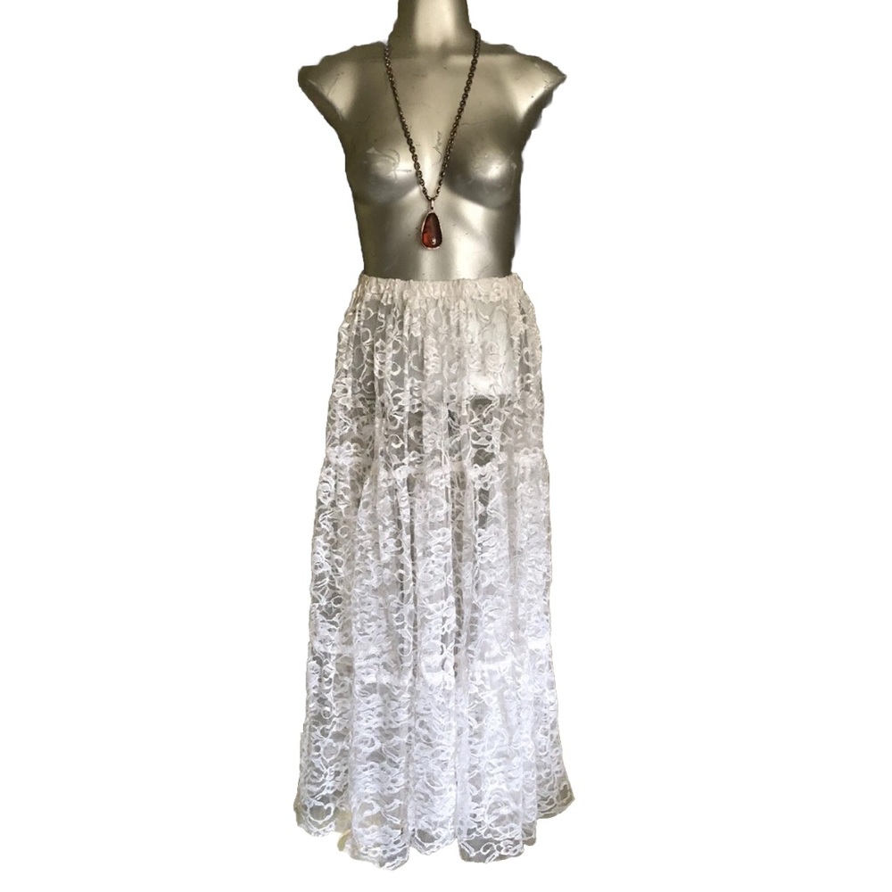 90s vintage White Lace Long Tiered Maxi Skirt